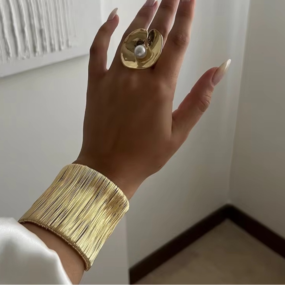 New! Women’s Zara model Gold color plated Bracelet and Ring pearl ring
